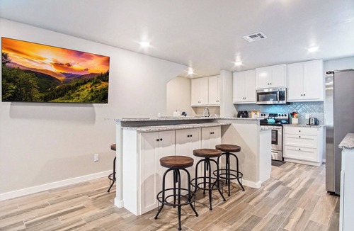 Central Oklahoma City House | 5BR Bethany home near Wiley Post & SNU. Hot tub, full kitchen. Sleeps 12. #COL