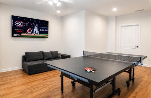 White House | 5BR Gated Estate - Lake Views Ping Pong