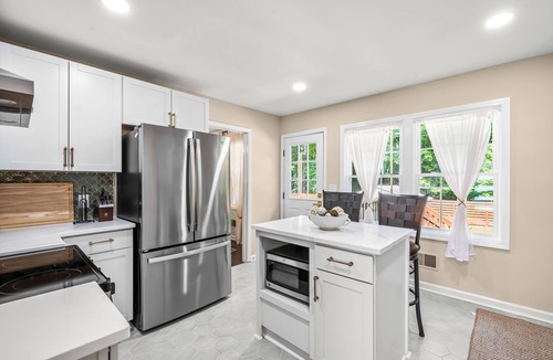 Northeast Raleigh House | 5Br Lux Green Manor w/Movie Room, Fenced Yard & Sleeps 12
