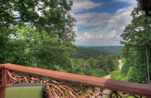 Boone House | 6,400SF Mtn Home, Views, Pool Table, Outdoor Fireplace, Near Downtown Boone, Pet Friendly