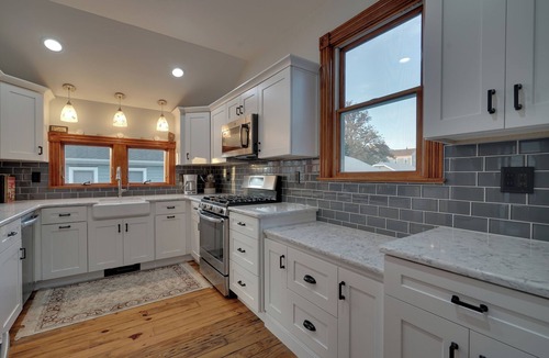 Point Pleasant Beach House | 6-bedroom home with 12 beach badges 2 blocks to beach with private studio apt