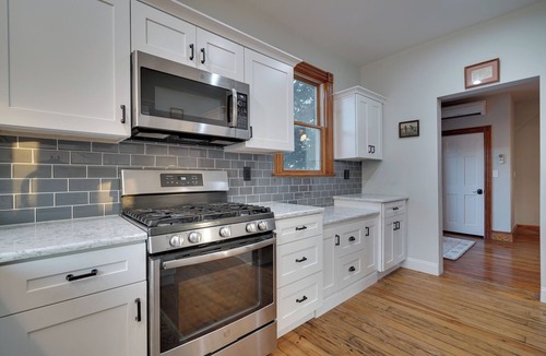Point Pleasant Beach House | 6-bedroom home with 12 beach badges 2 blocks to beach with private studio apt