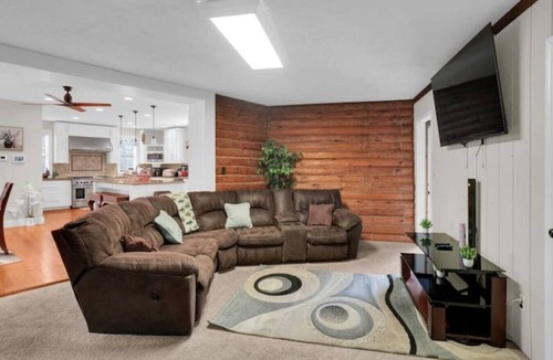 Wetumpka House | 6 Bedrooms | Bar Lounge & Pool | Foosball