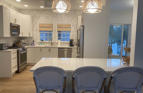 North Beach Haven House | 6 Houses from the Beach, Pool and hot tub, 5 bedrooms, 4.5 baths