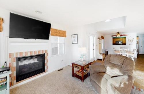 Caine Woods House | 604 Seaweed Lane #1