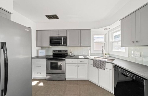 Urbandale House | 6212 Boston Avenue · 3 bdr /1 bath Fully Remodeled House off Merle Hay