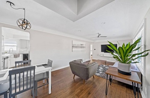 Urbandale House | 6212 Boston Avenue · 3 bdr /1 bath Fully Remodeled House off Merle Hay