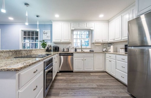 Huntsville House | 6807 Jones Valley · ֍The Strata֎ 4000 SQ Feet, 6 BR, Pool Table