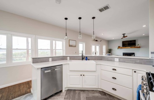 Buchanan Dam House | 6b/4.5b Pool w lake views, 3 acres, lake access