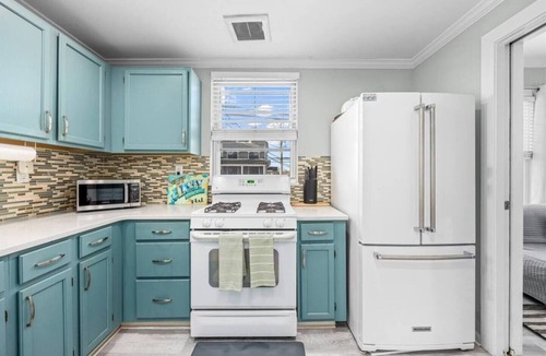 Ventnor City House | 6BR Beach Block Paradise - Ocean Views - Sleeps 20