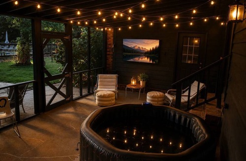 Huntsville House | 6BR Pool + Hot Tub + Pet fence + Fire pit + 2 acre