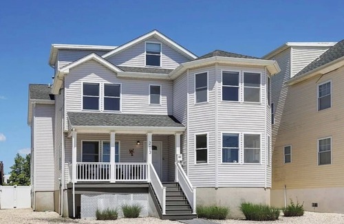Point Pleasant Beach House | 7-bedroom house with pool in Point Pleasant Beach! 2 blocks from Boardwalk.