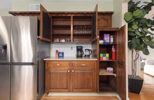 Lenexa House | 7 King beds with 2 Living Spaces
