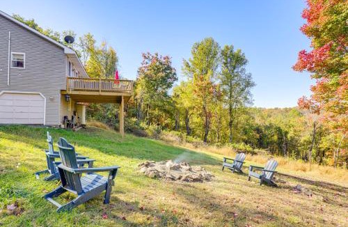 Stanley House | 7 Mi to Main Street: Cabin w/Deck in Stanley!