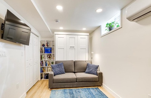 Northwest Apartment | 7 Mi to National Mall: Bright DC Studio!