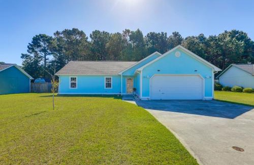 Hubert House | 7 Mi to the Hammocks Beach: 3 BD Near Camp Lejeune