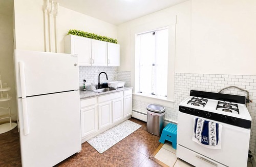 Union City Apartment | 7 Min to Times Square 1BR Near MetLife