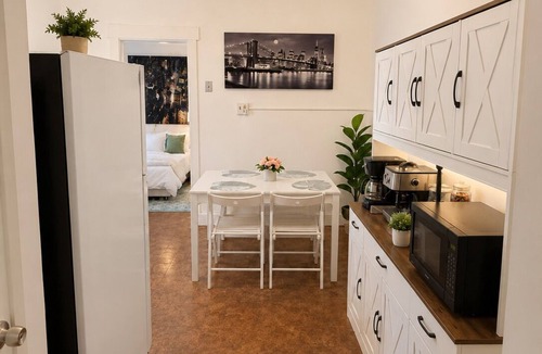 Union City Apartment | 7 Min to Times Square 1BR Near MetLife