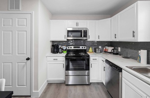 East Durham Condo | 7 Min walk to Golden Belt - 4 Min Drive to Downtown - 7 to Duke