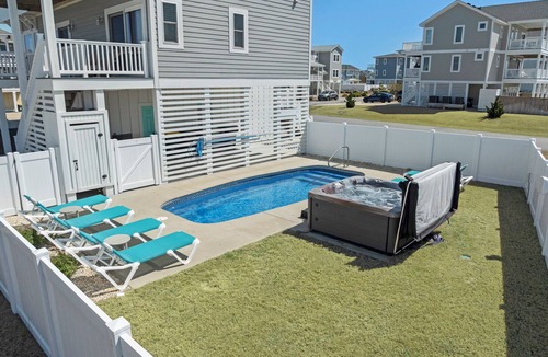 Whalehead Beach House | 7BR | Private Pool | Hot Tub | Elevator | Deck