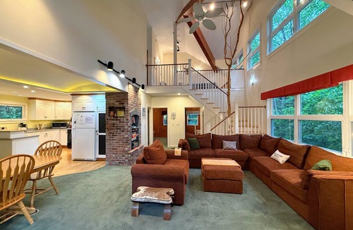 Franconia Ski Chalet | 7PR: Austrian Inspired Chalet Across from Historic Mittersill Resort, 500 yd from ski lift!