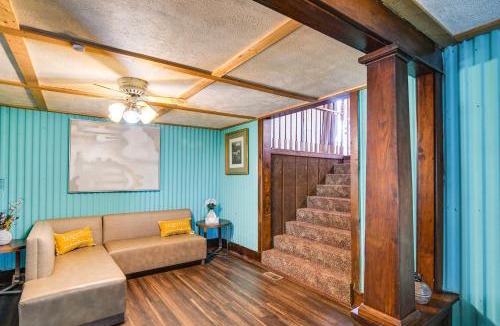 Guthrie Center House | 8 Mi to Lake Panorama: Cozy Family Getaway
