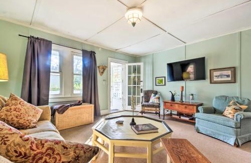 Newland House | 8 Mi to Sugar Mtn! Cozy Cottage w/Fire Pit