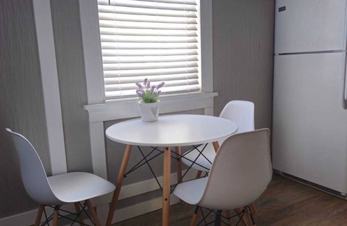 Kutzky Park Apartment | 8034-Cozy 1-bed/1-bath Apartment walking distance to Mayo Clinic