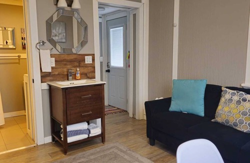 Kutzky Park Apartment | 8034-Cozy 1-bed/1-bath Apartment walking distance to Mayo Clinic