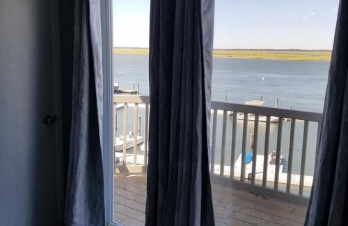 Townsend's Inlet House | 8501 Sounds Ave Unit 10