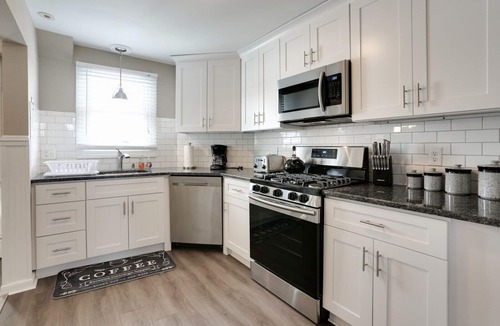 Point Pleasant Beach House | 9 Bds, 3.5ba, Pool, 12 Badges, AC. One of largest available 2026 rates