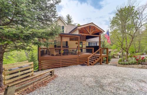 Newland House | 9 Mi to Sugar Mountain! Family Cabin w/Fire Pit