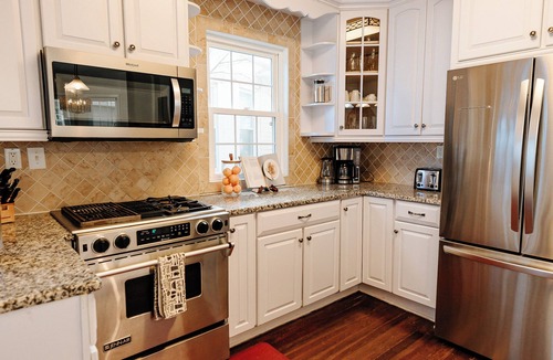Atlantic City House | 9BR Luxury Ocean-Block, Sleeps 25, Jacuzzi Hot Tub for 6! EV Charger!