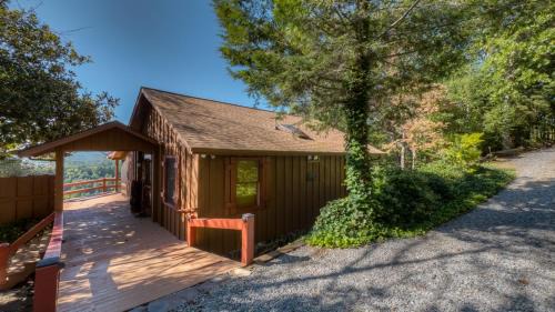 Morganton House | A Beary Nice View- Pet Friendly | Screened Porch | My Mountain | No steps to enter