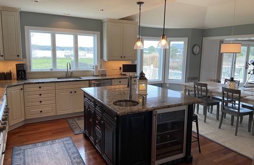 Woolford House | A Beautiful Waterfront Retreat for Family Gatherings!