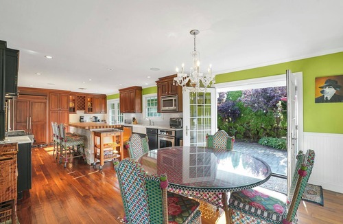 Mantoloking House | A Charming 4 BR Home, King Suite Out-door deck, Pet Friendly!