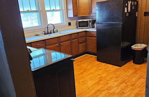 Moberly House | A cozy home to be & pets OK. It's close to eateries, shops and Hwy's 24 and 63.