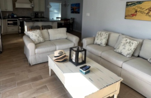 Ortley Beach House | A cozy house that sleeps 10 just a few blocks from the beach
