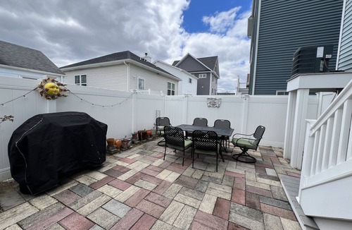 Ortley Beach House | A cozy house that sleeps 10 just a few blocks from the beach