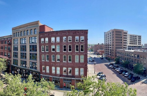 Downtown Omaha Apartment | A historic beautifully detailed suite, 1,300 square foot, corner loft in the heart of the Old Market