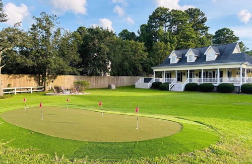 Ogden House | A lovely 3-bed/3.5 bath home with a water view and in-ground pool on Pages Creek