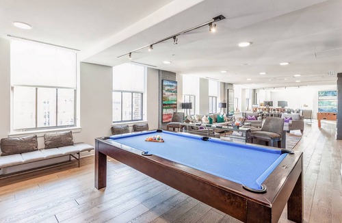 Downtown Baltimore Apartment | A Luxury Downtown 1-Bedroom w/a Roof Top pool & Spectacular View