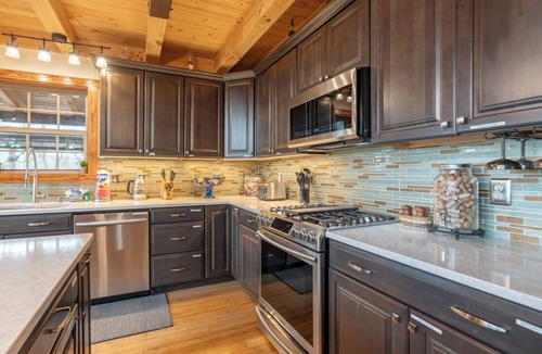 Sugar Grove Cabin | A Mtn Frame of Mind- Mountain View, Hot Tub, Game Room, Pet Friendly
