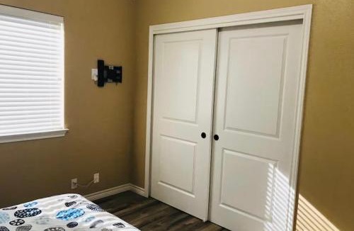 Round Rock House | A Private Room in a beautiful white stone house