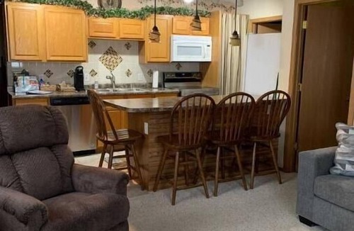 Kearney House | A quiet, relaxing country stay close to Kearney's amenities!