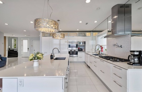 Piermont House | A spectacular contemporary home sits in downtown historic Piermont!