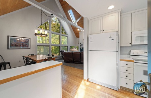 Fontana House | Abbey Springs Home|North Shore Hideaway|Fireplace|Large Deck|Pools|Beach|Clubhouse|Ping Pong Table