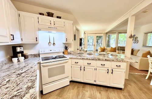 Fontana Condo | Abbey Springs Condo w/Golf Cart, Pools, Beach