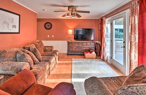 Aberdeen House | Aberdeen Family Home w/ Fire Pit & Deck