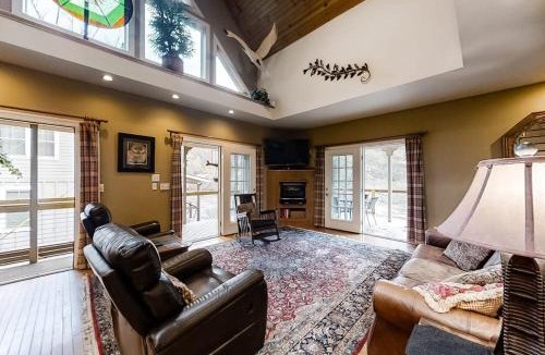 Sylva House | Above the River